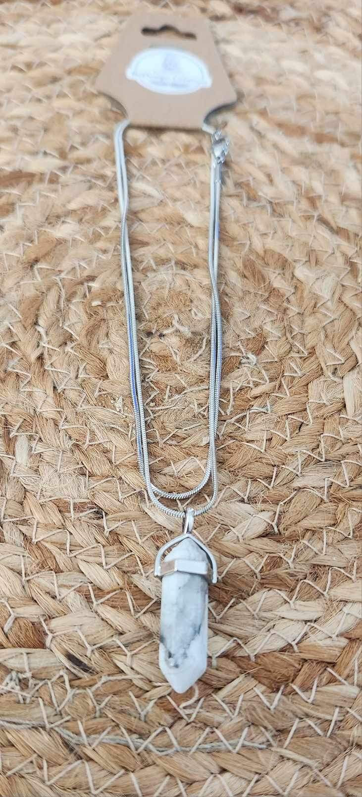 Collier Howlite