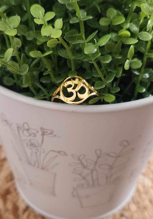 Bague OM gold