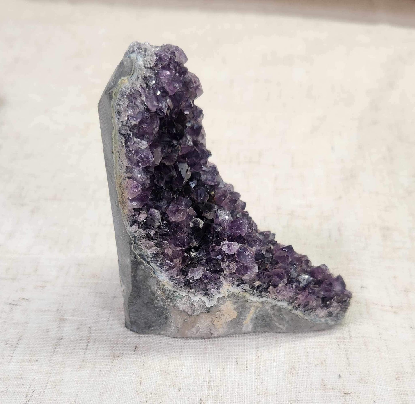 Base géode en Améthyste de Uruguay grade A