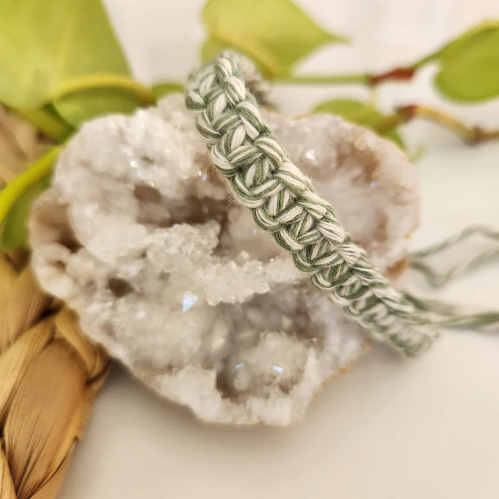 Bracelets ajustables à noeud plat