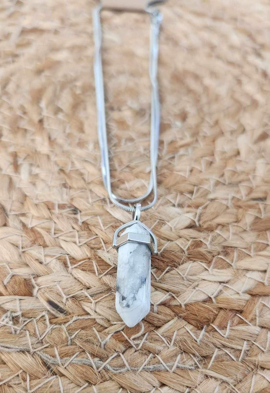 Collier Howlite