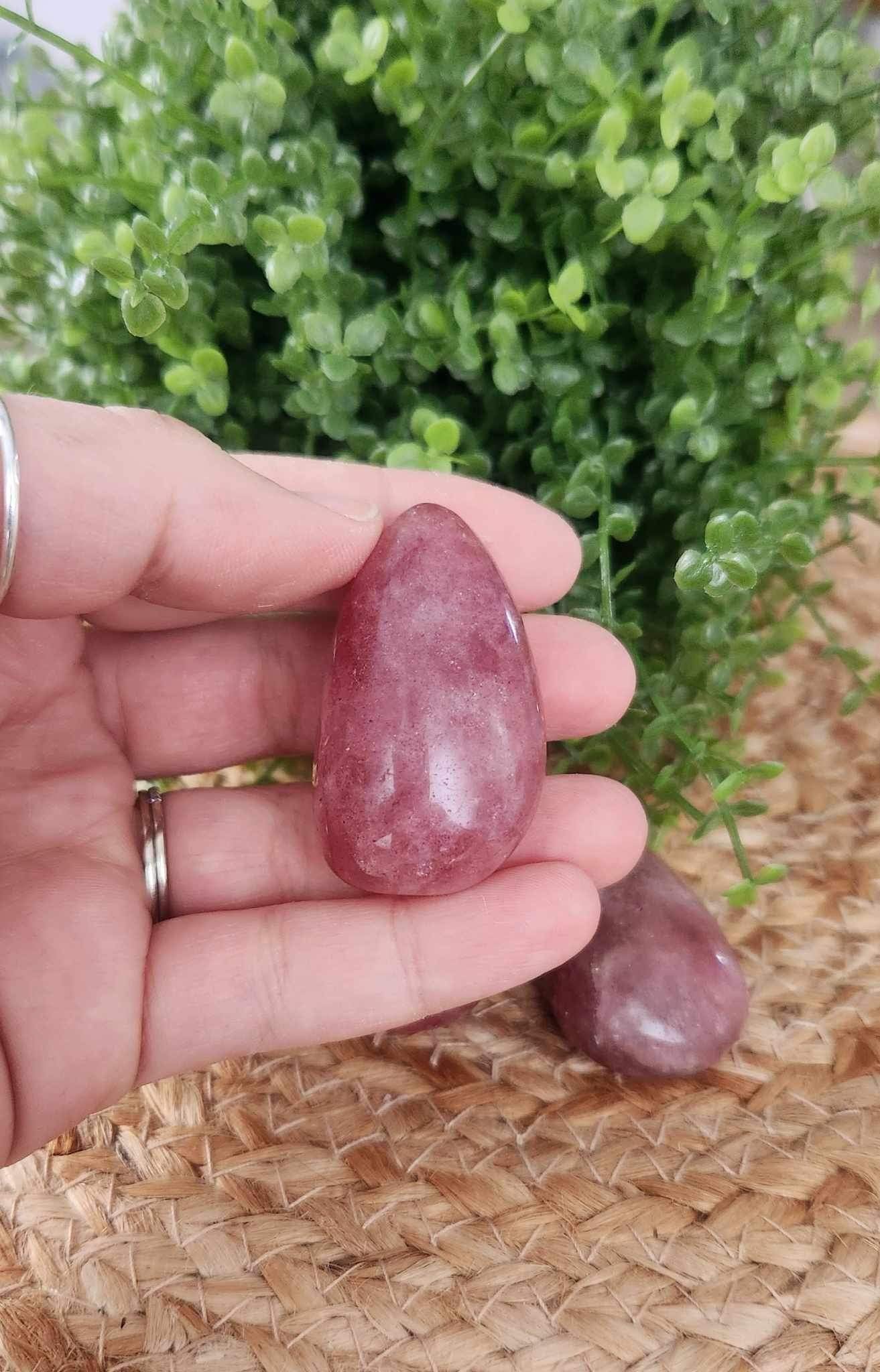 Quartz Fraise barattée forme d’oeuf