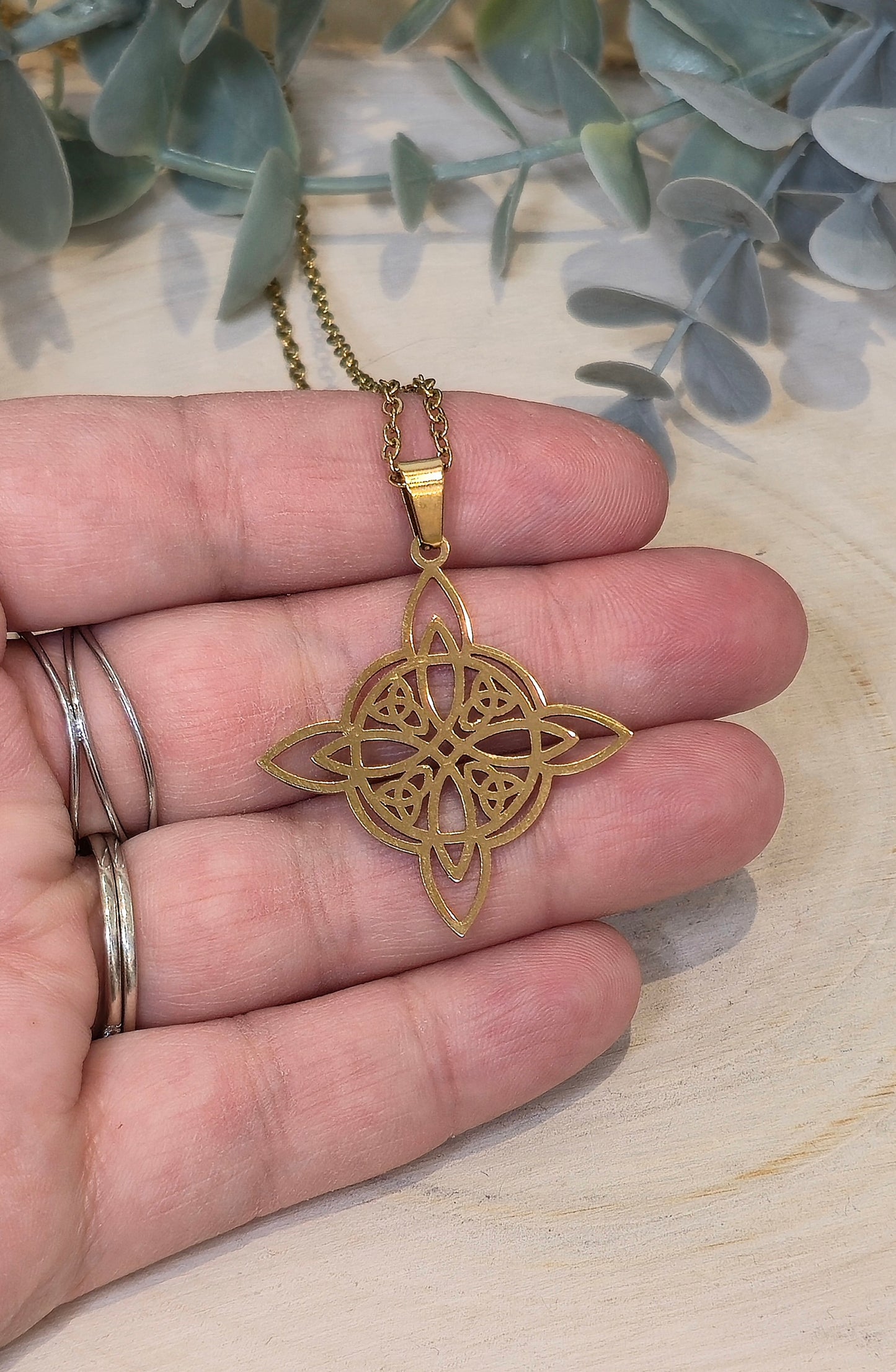 Collier Noeud de sorcière gold