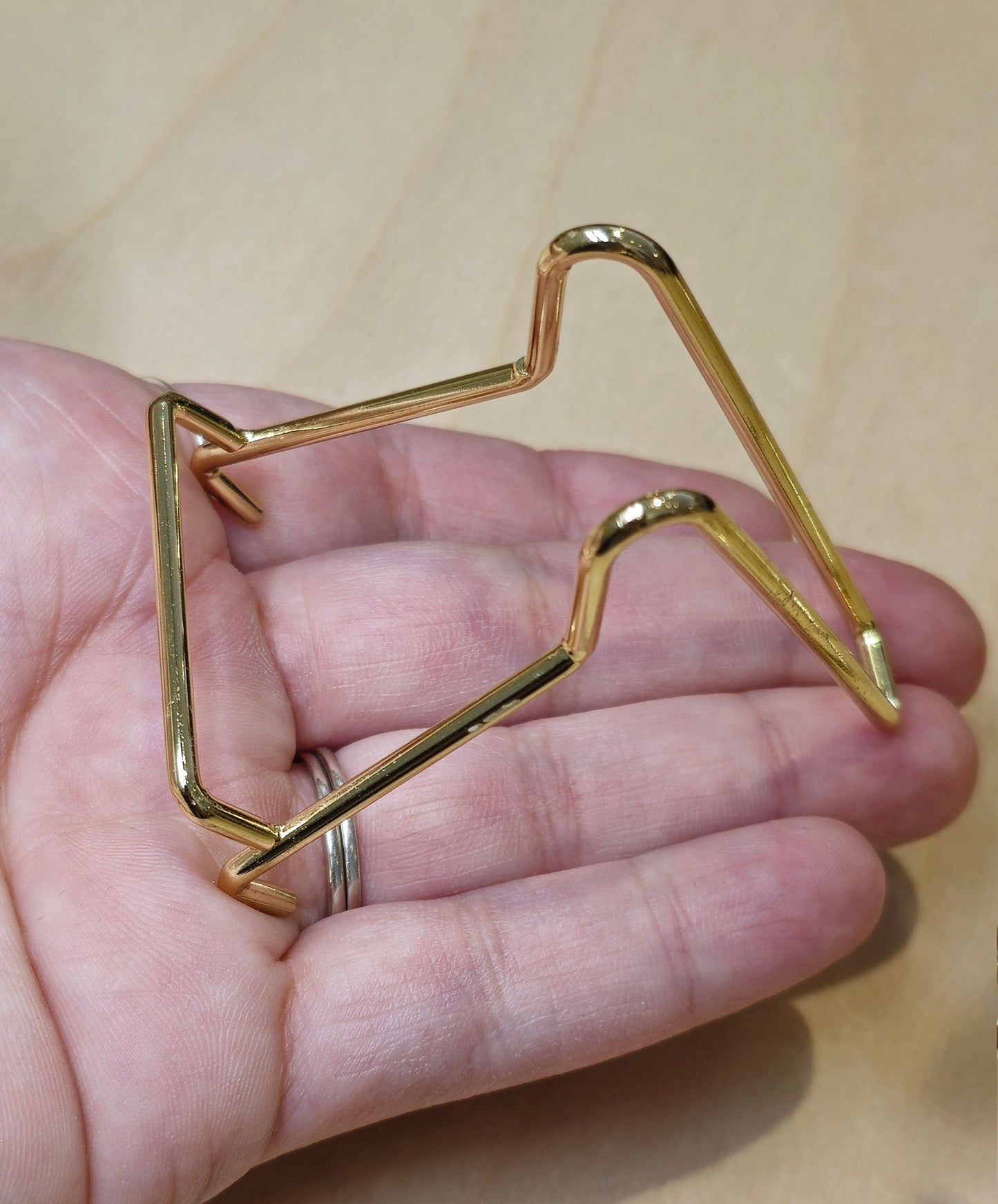 Support de métal doré