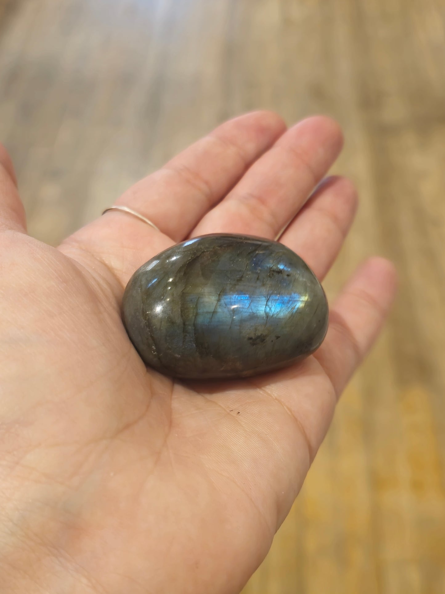 Pierre de paume en Labradorite