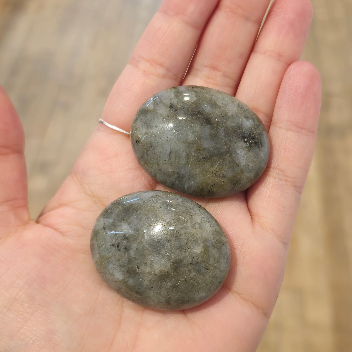 Pierre de paume en Labradorite