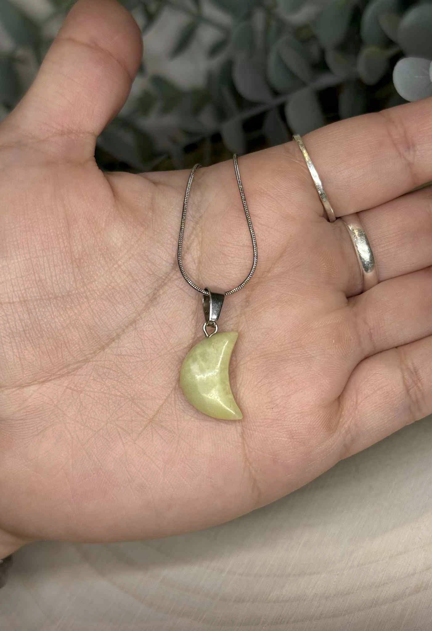 Collier en mini lune en Infinite