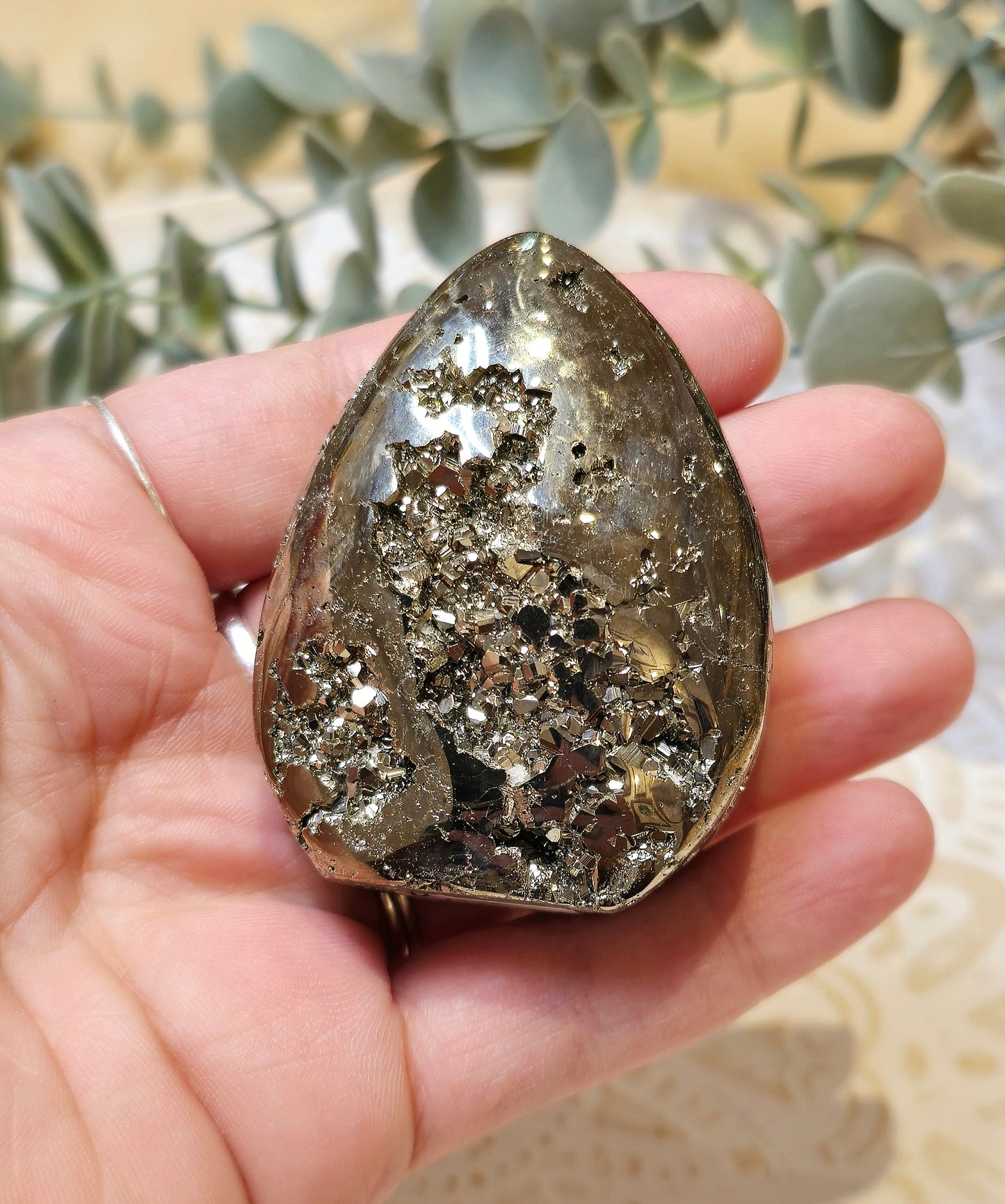 Pyrite brute avec base polie du Pérou