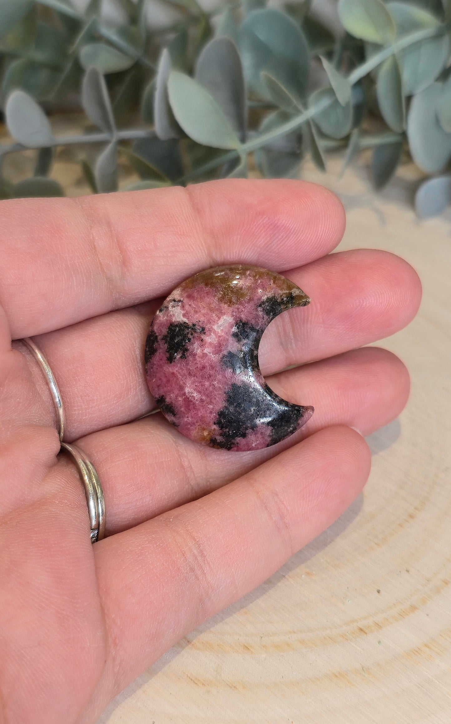 Lune en Rhodonite