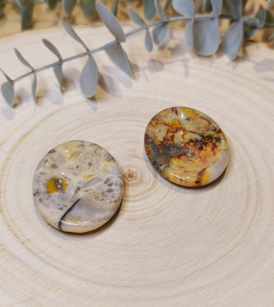 Agate fou (crazy lace) Worry stone