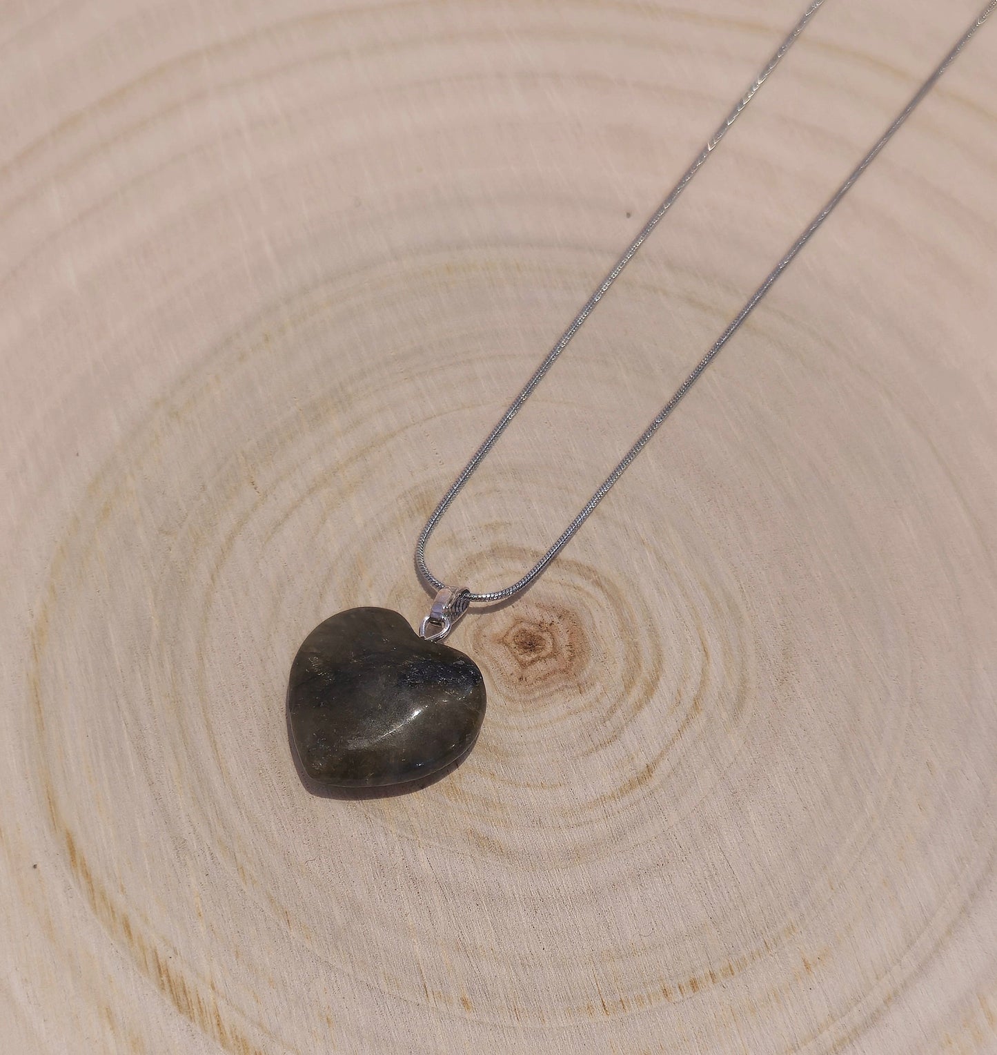 Collier en coeur en Labradorite