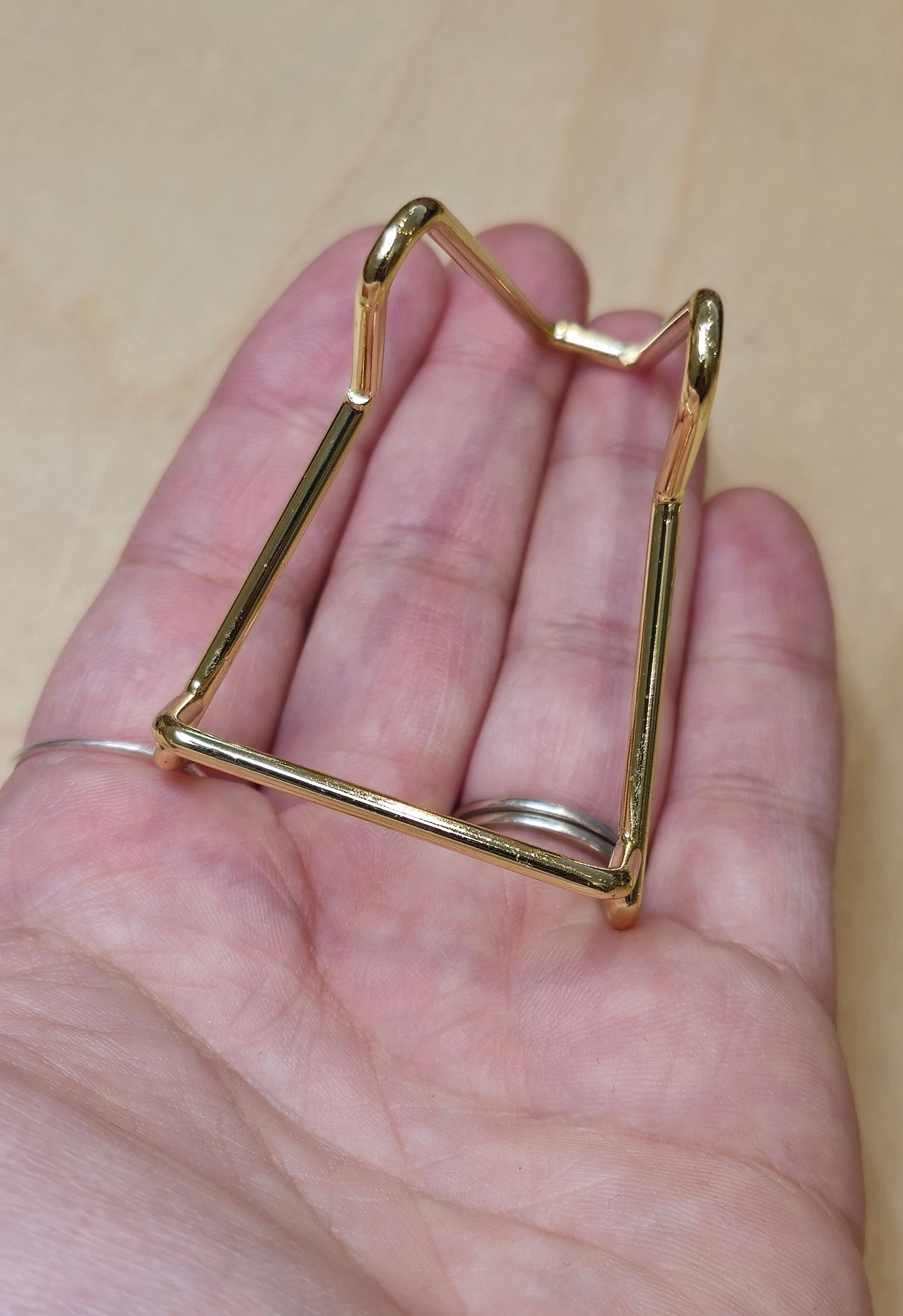 Support de métal doré