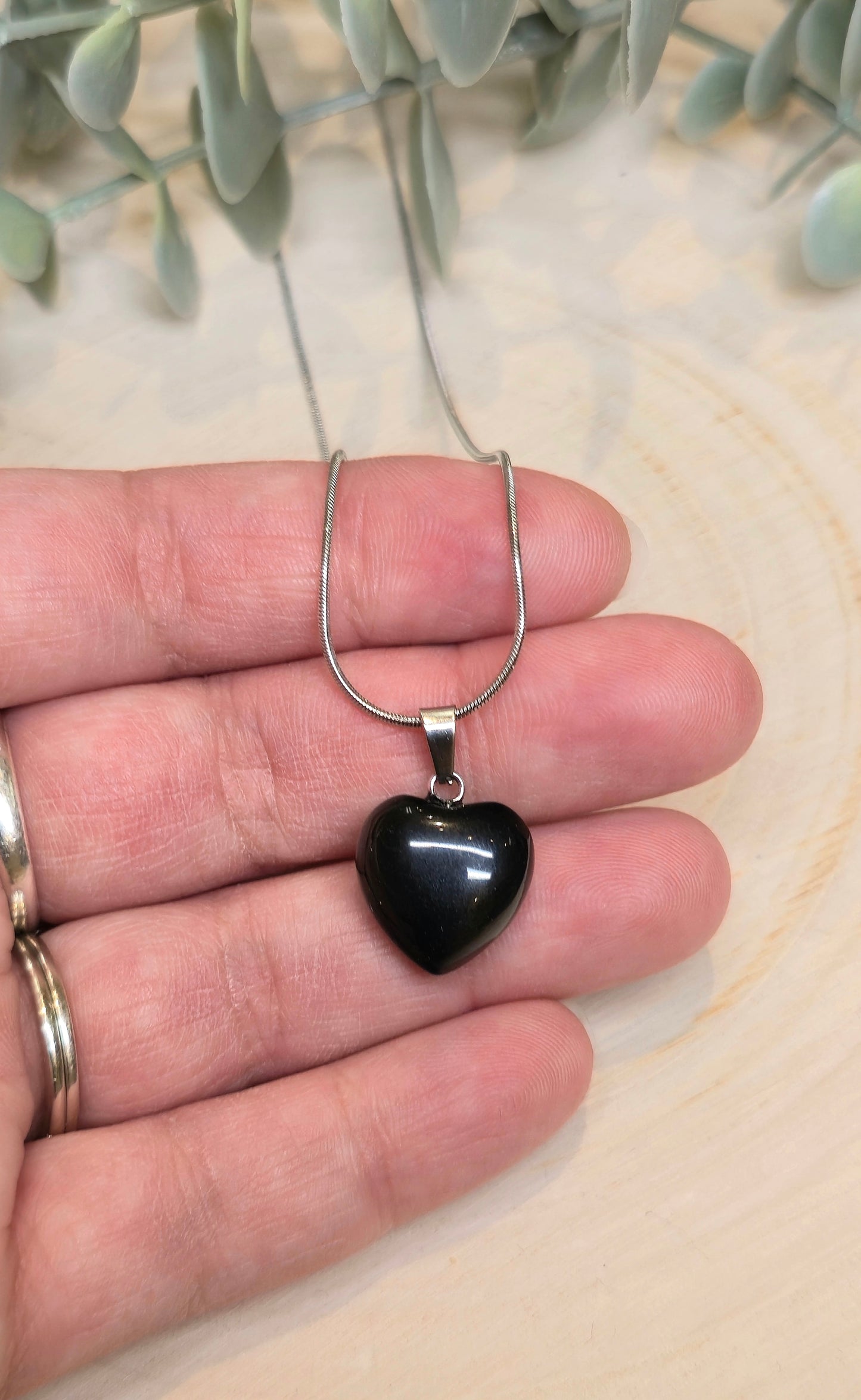 Collier en mini coeur en Obsidienne