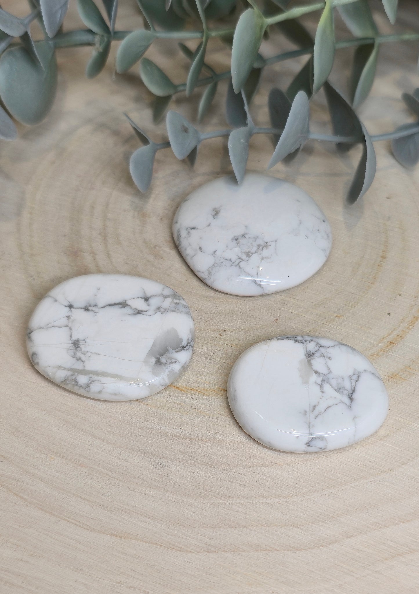 Pierre de paume mince Howlite