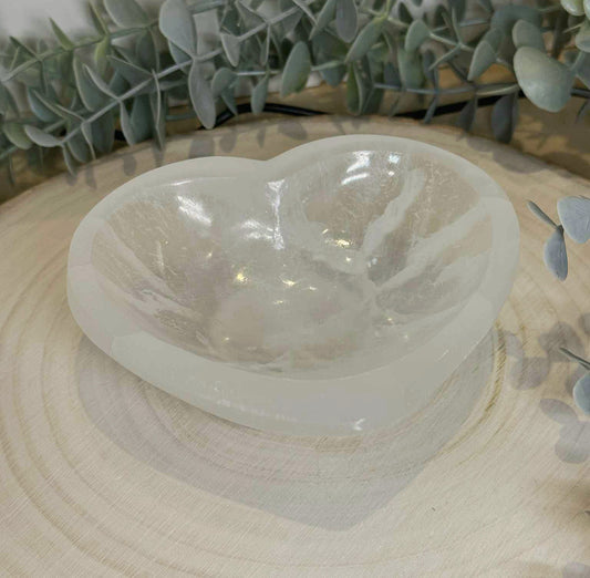 Bol de sélénite en cœur 4"