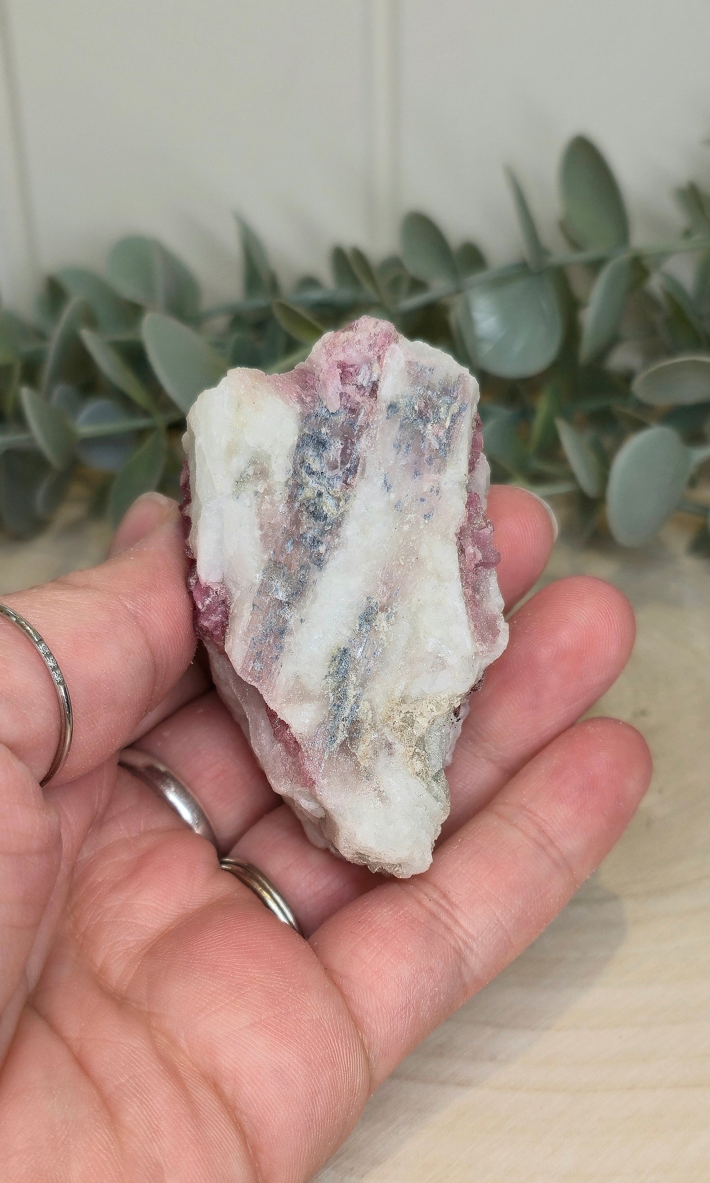 Tourmaline rose dans du Quartz du Brésil
