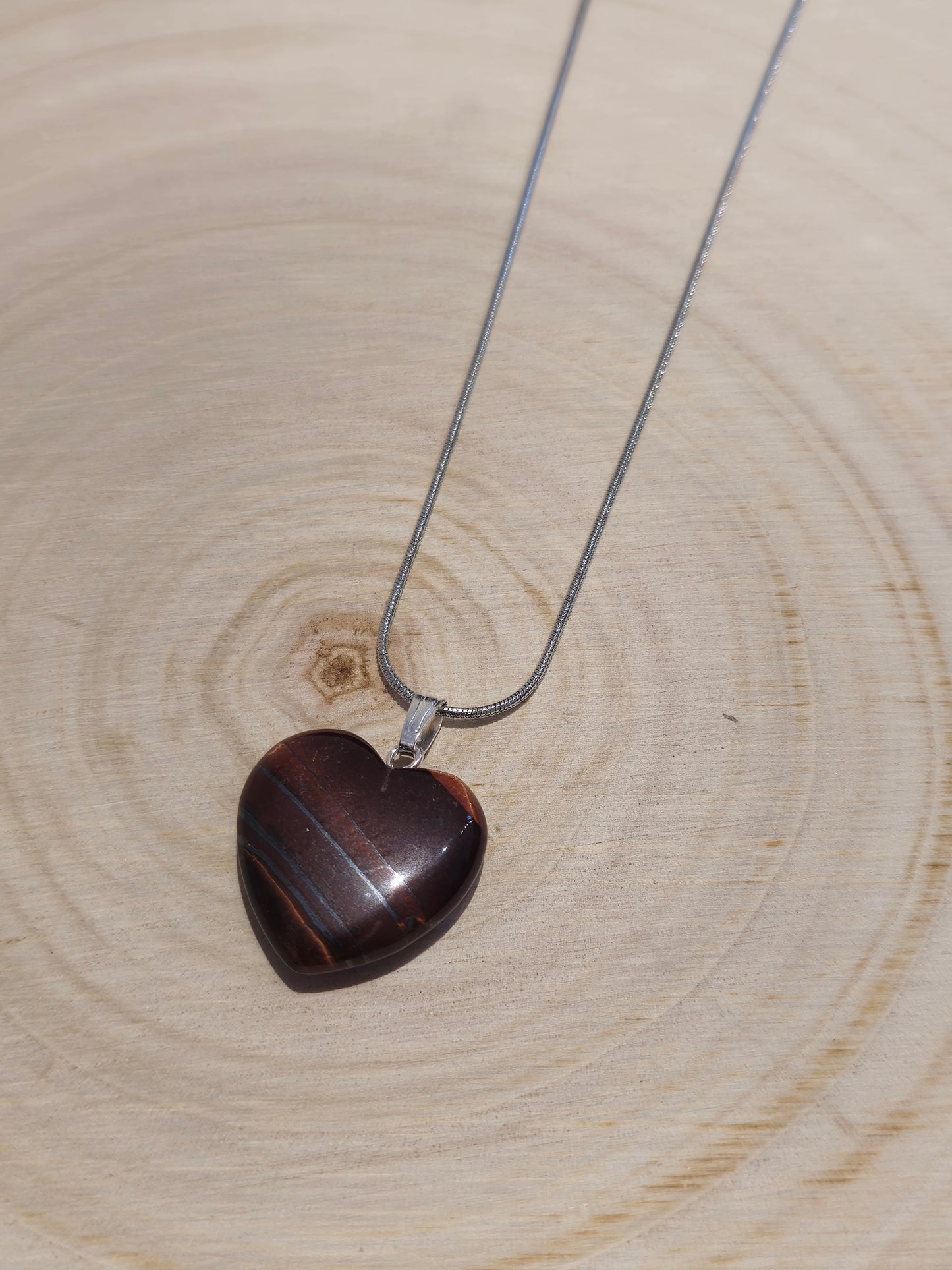 Collier en coeur en Oeil de tigre rouge