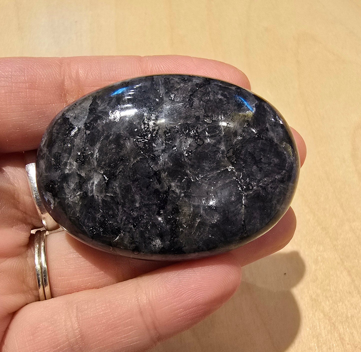 Pierre de paume en Larvikite