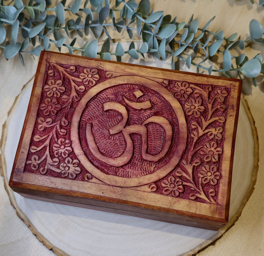 Boite en bois fleuris OM