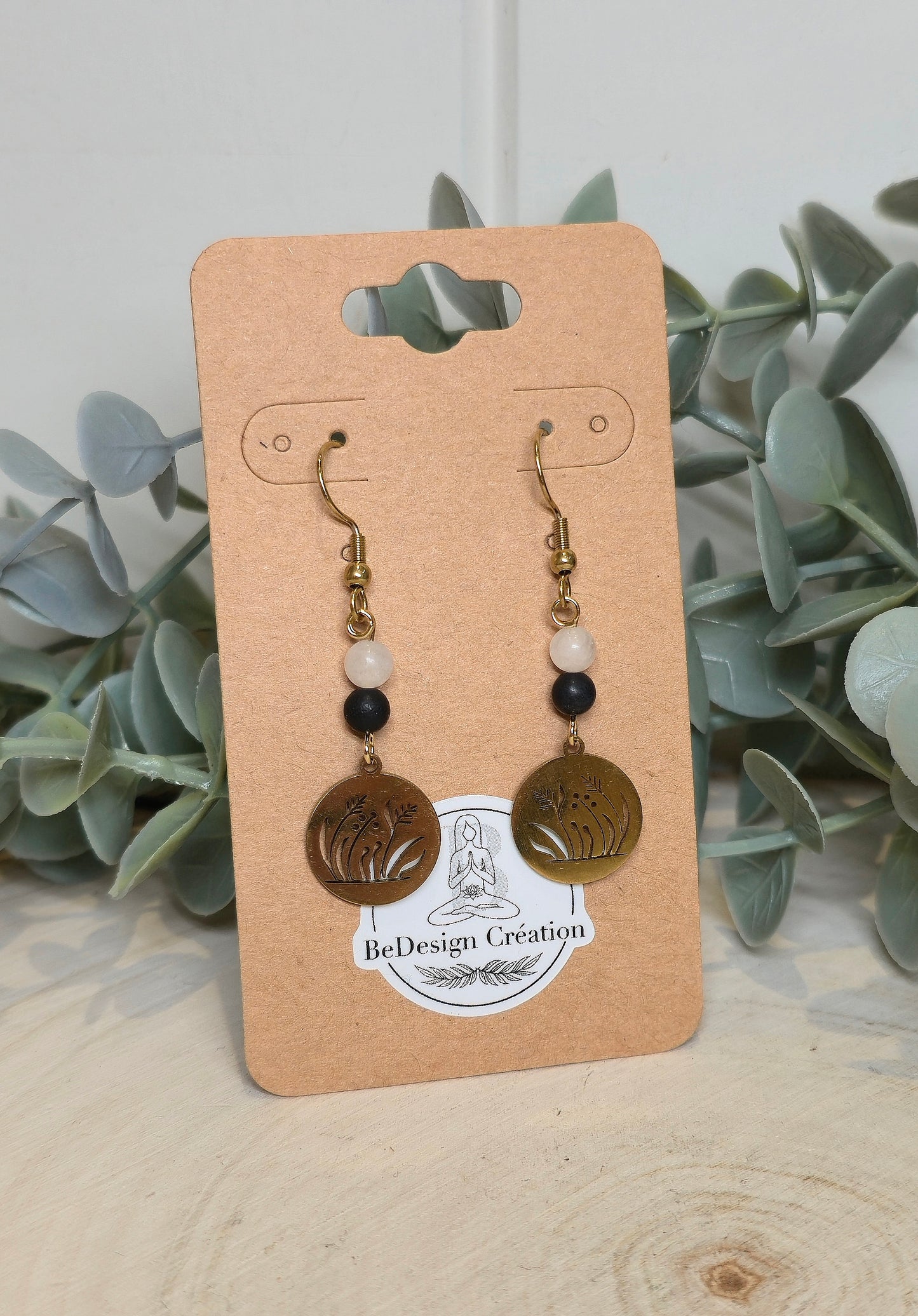 Boucles d’oreilles gold Fleurs herbe Quartz clair et Shungite