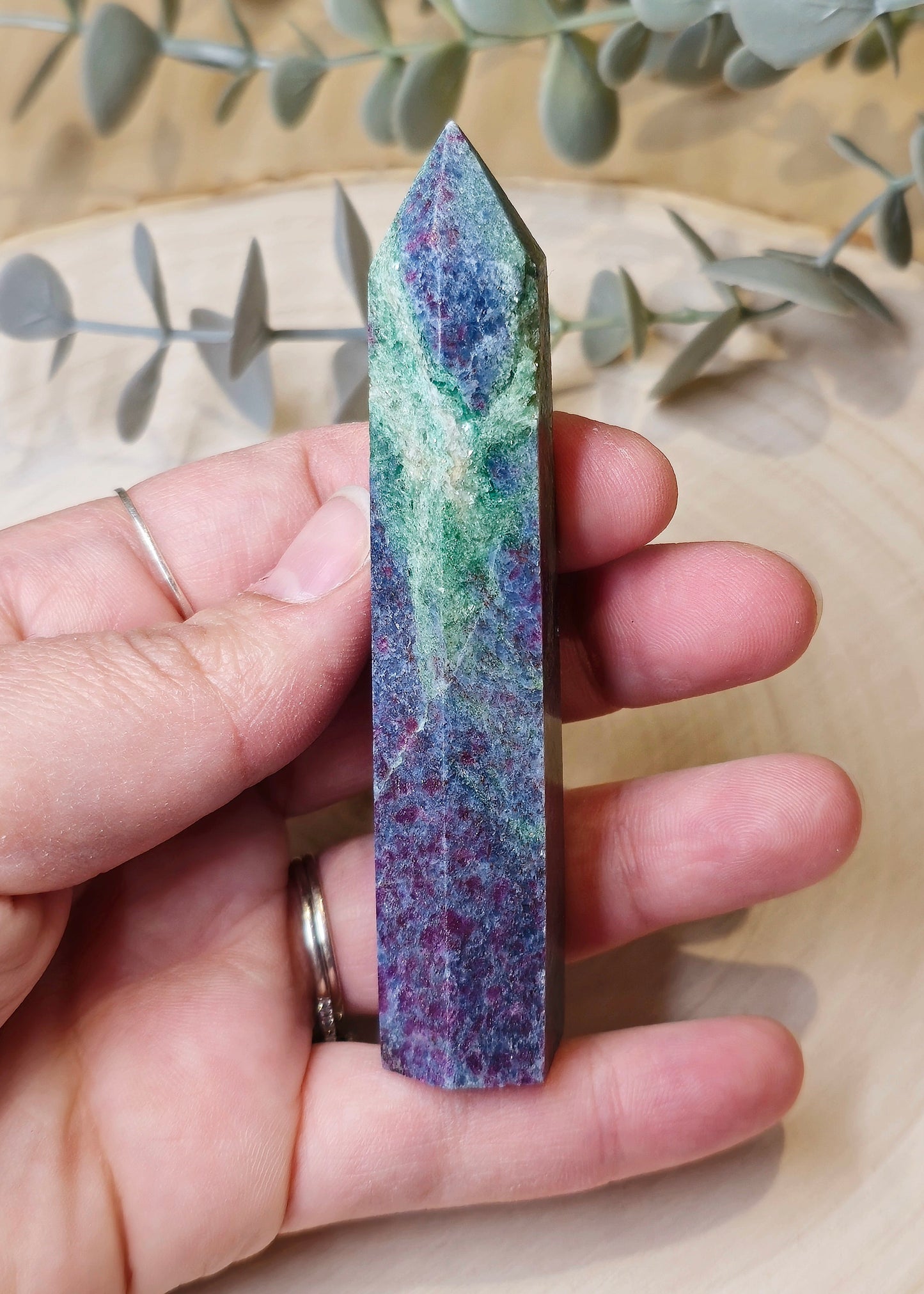 Pointe en Rubis Kyanite