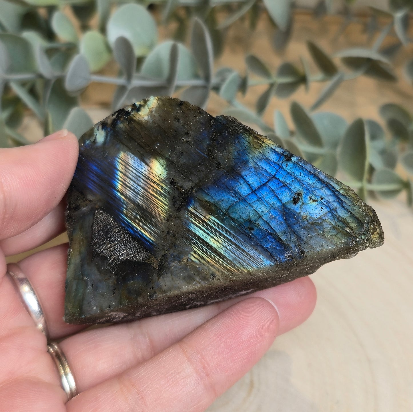 Labradorite brute