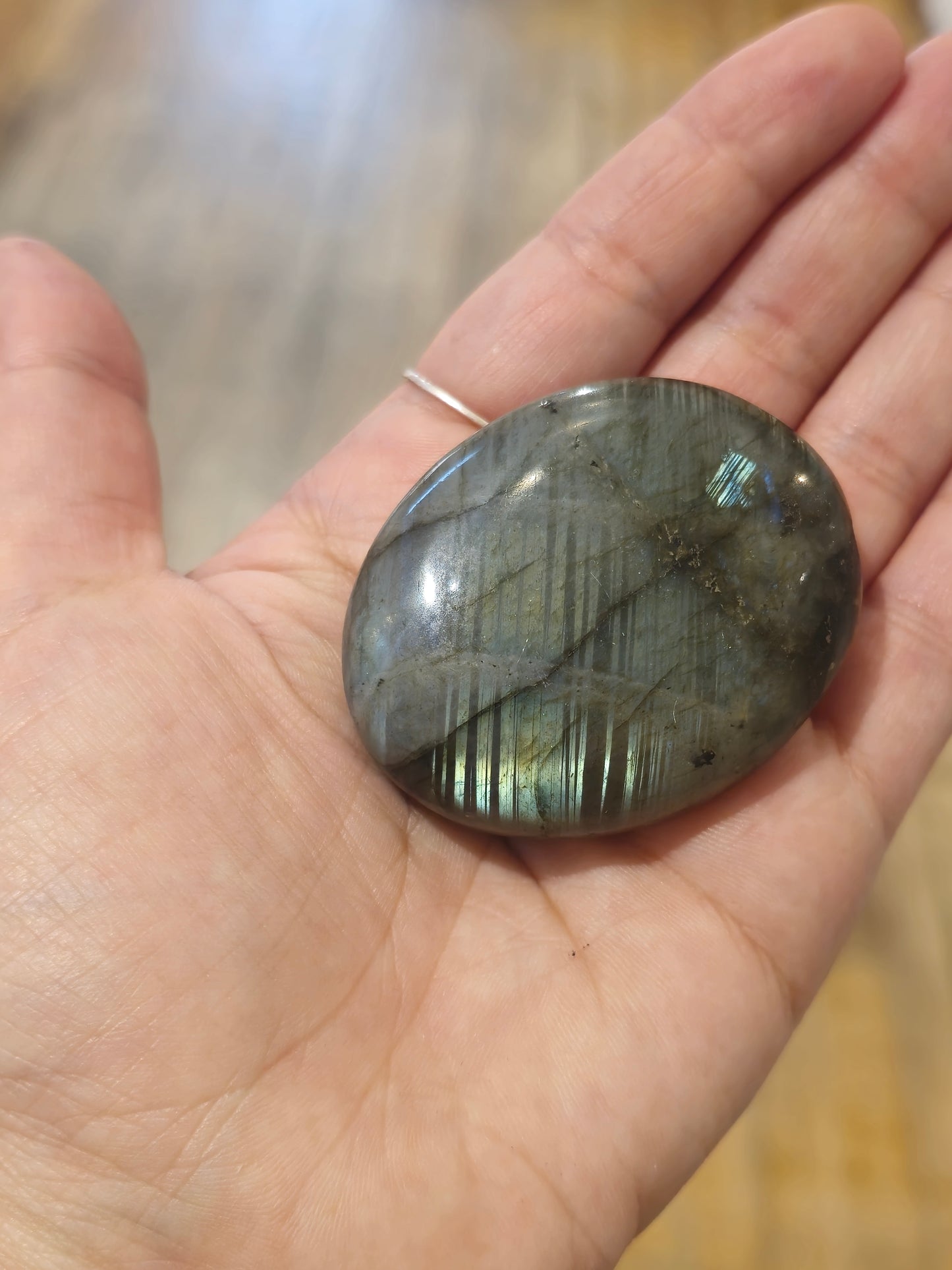 Pierre de paume en Labradorite