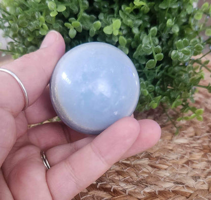 Sphère en Calcite Bleue
