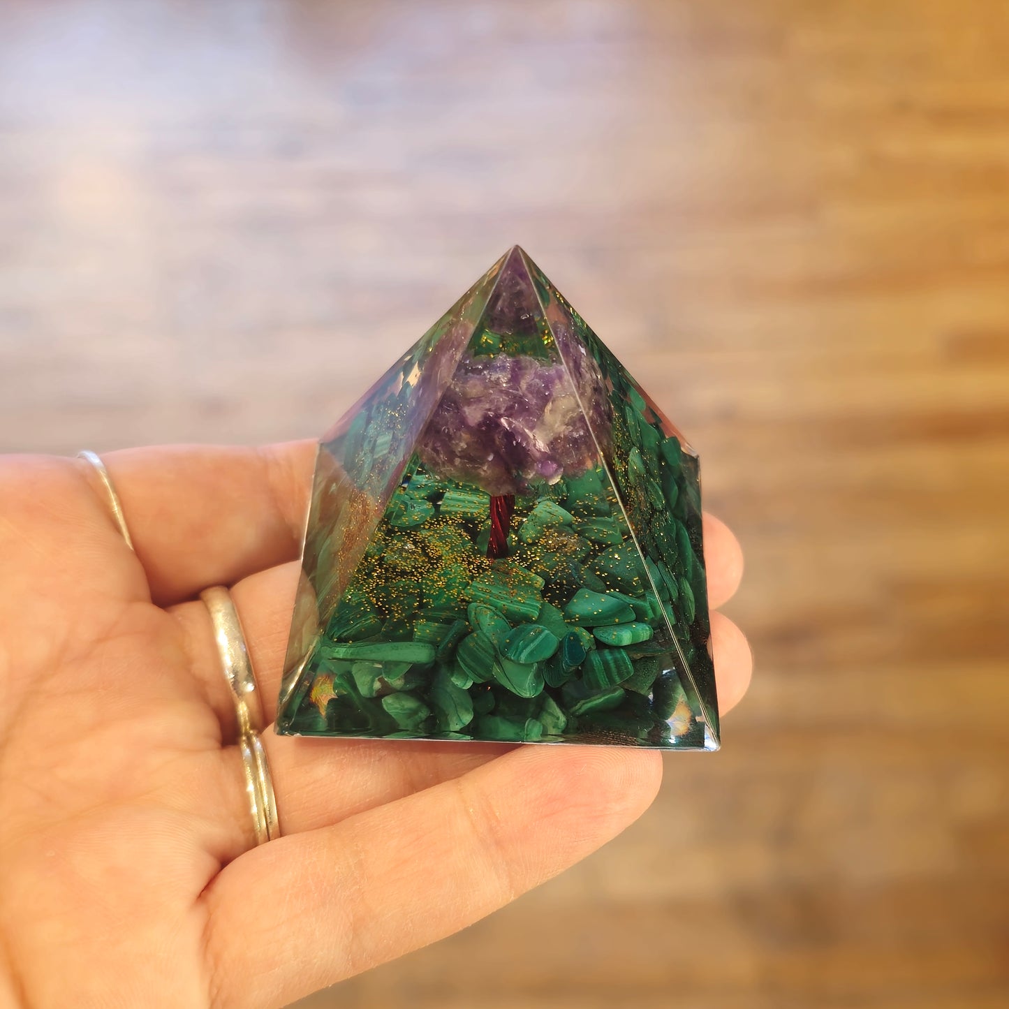 Pyramide Orgonite Malachite et Améthyste Arbre