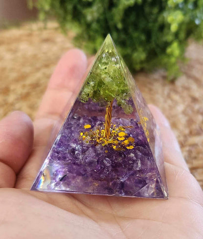 Pyramide Orgonite avec pierres - Améthyste et Péridot