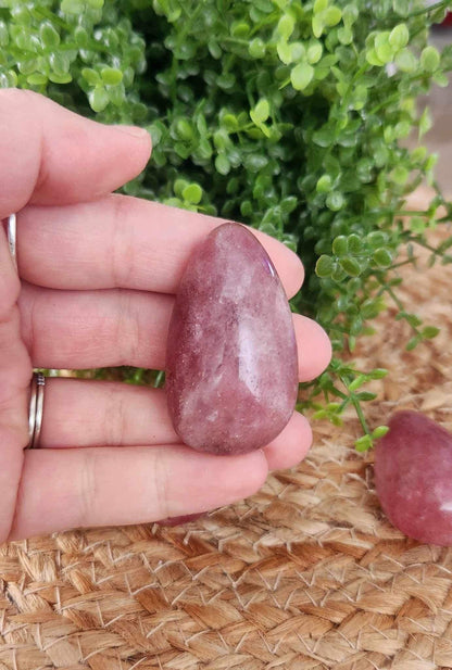 Quartz Fraise barattée forme d’oeuf