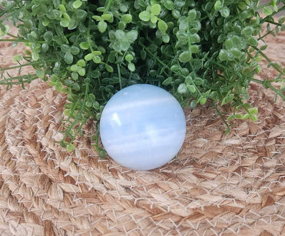 Sphère en Calcite Bleue