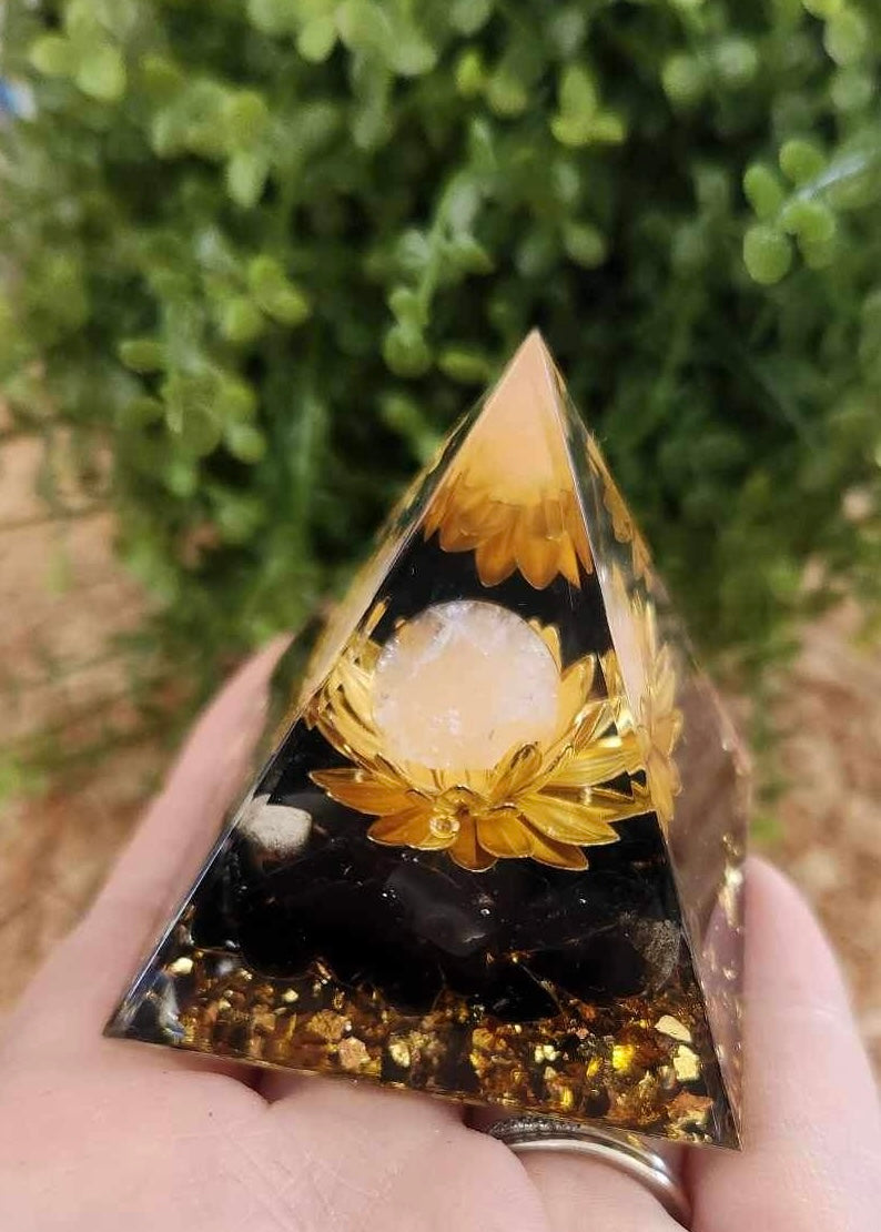 Pyramide Orgonite Obsidienne