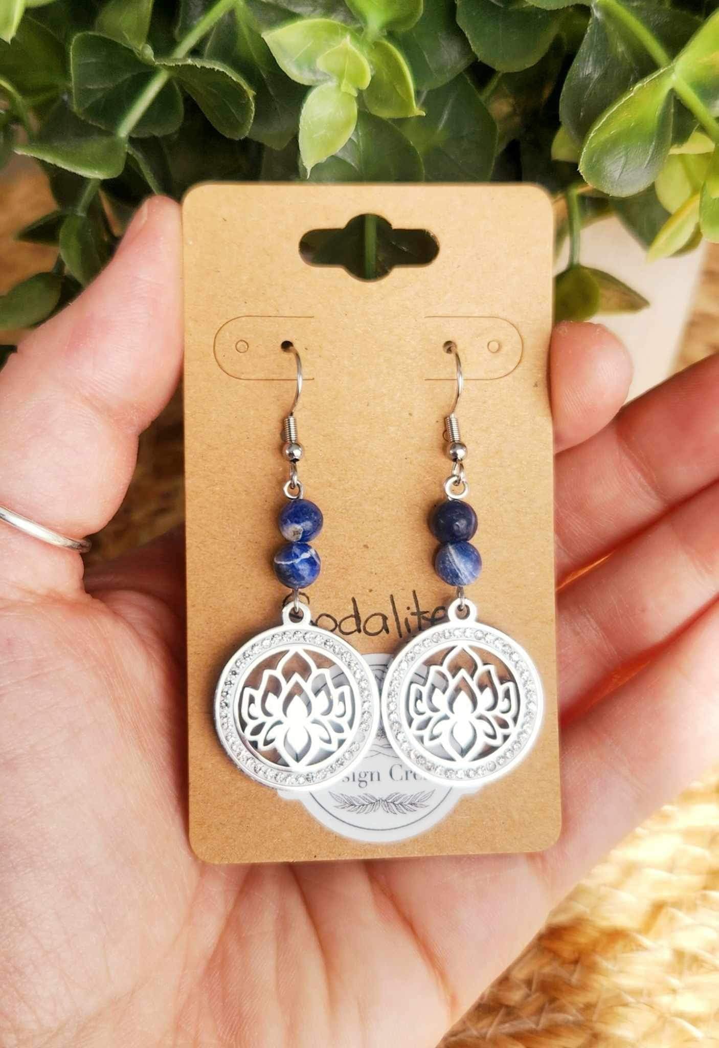 Boucles d’oreilles Lotus scintillant Sodalite