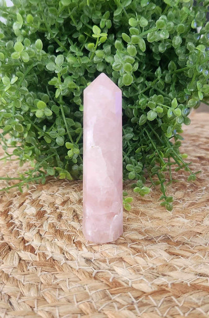Pointe en Quartz rose de Madagascar