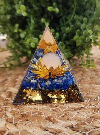 Pyramide Orgonite avec pierres - Lapis Lazuli et Quartz rose