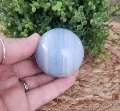 Sphère en Calcite Bleue