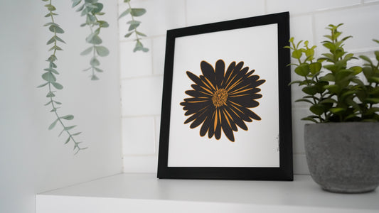 Fleur noire et orange