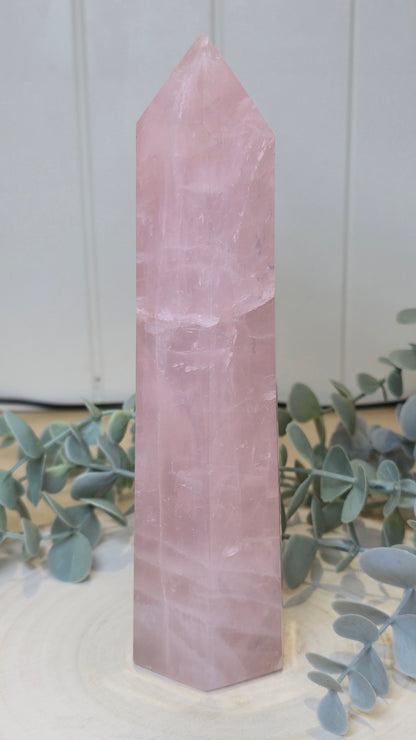 Pointe en Quartz rose de Madagascar