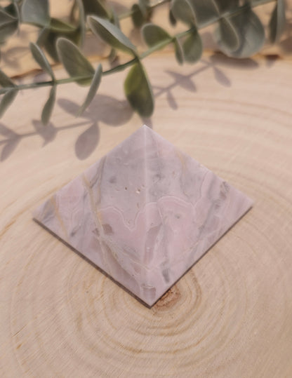 Pyramide Calcite Mangano