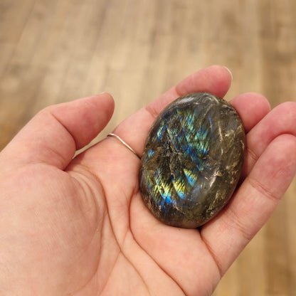Pierre de paume en Labradorite