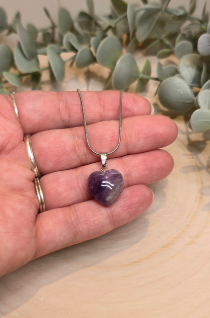 Collier en mini coeur en Améthyste