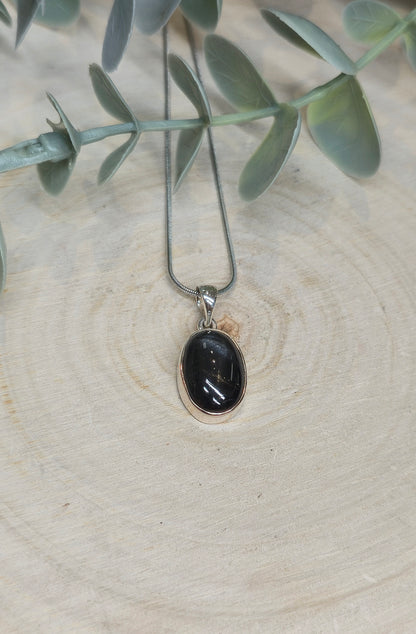 Collier Black star (Sapphire étoilé noir)