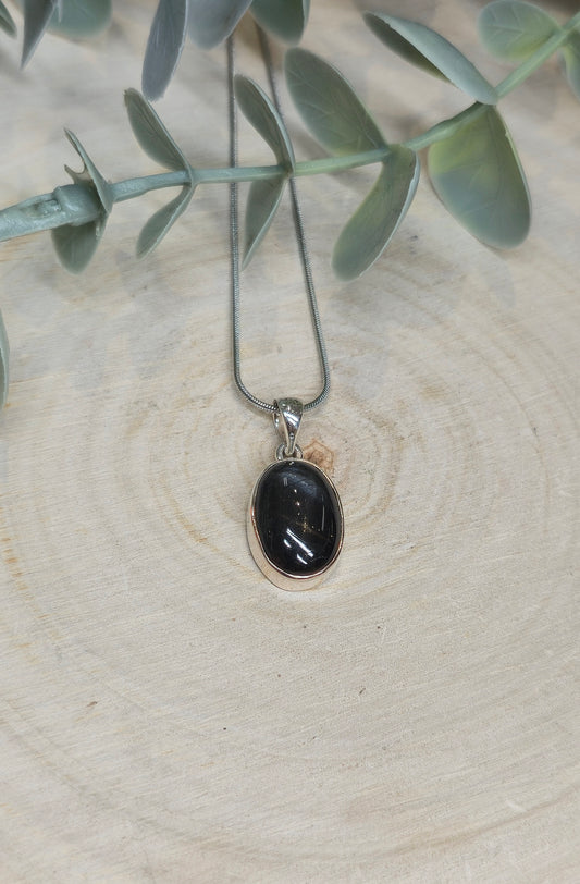 Collier Black star (Sapphire étoilé noir)