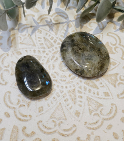 Pierre de paume mince Labradorite