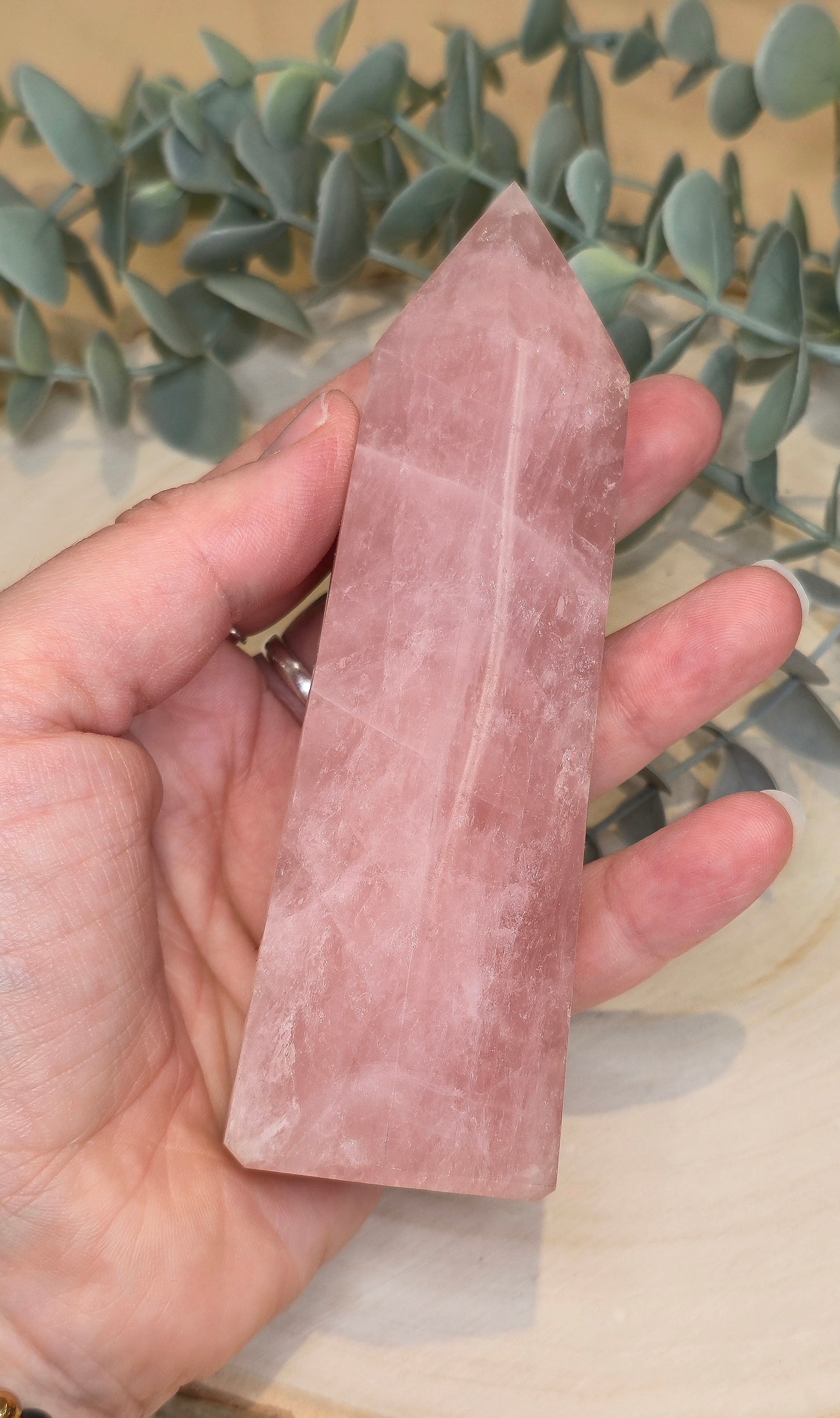 Pointe en Quartz rose de Madagascar