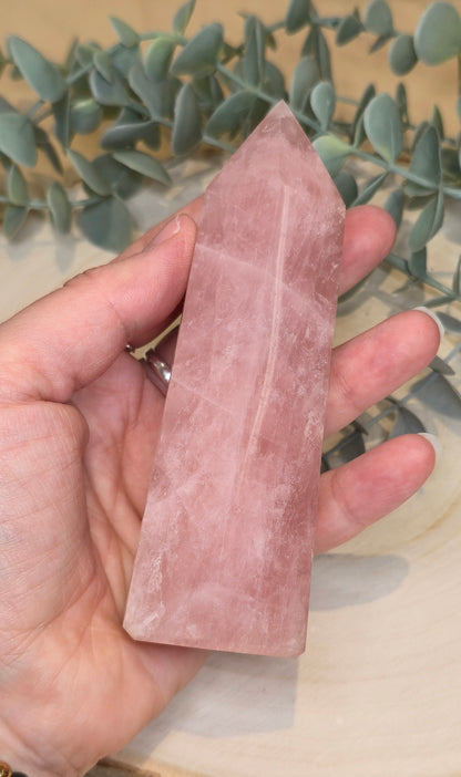 Pointe en Quartz rose de Madagascar