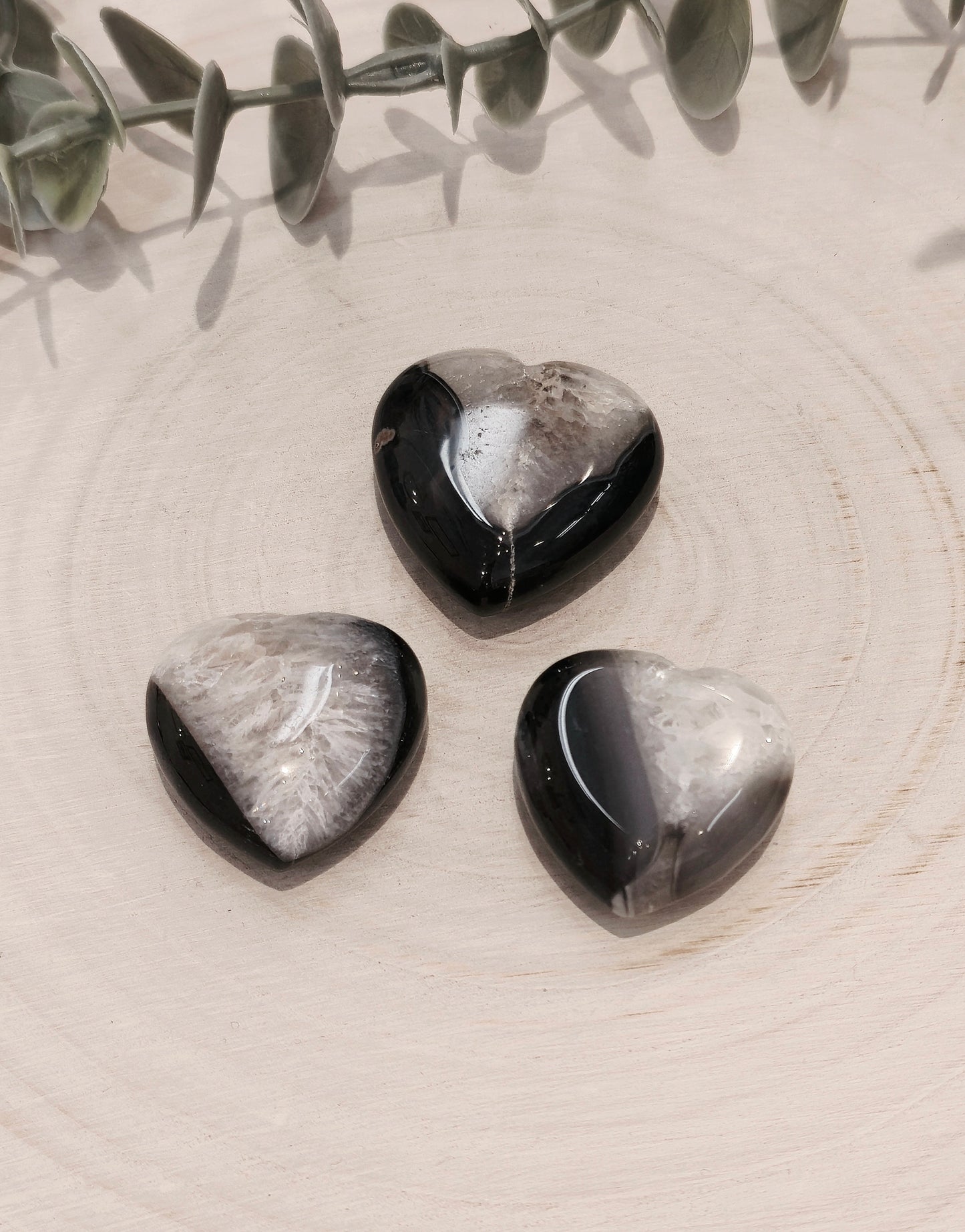 Coeur en Agate noire avec Quartz