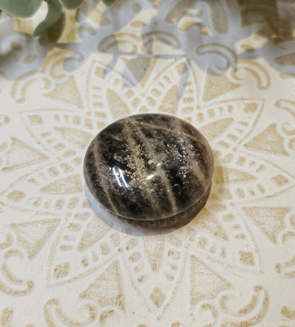 Pierre de paume en Pierre de lune noire