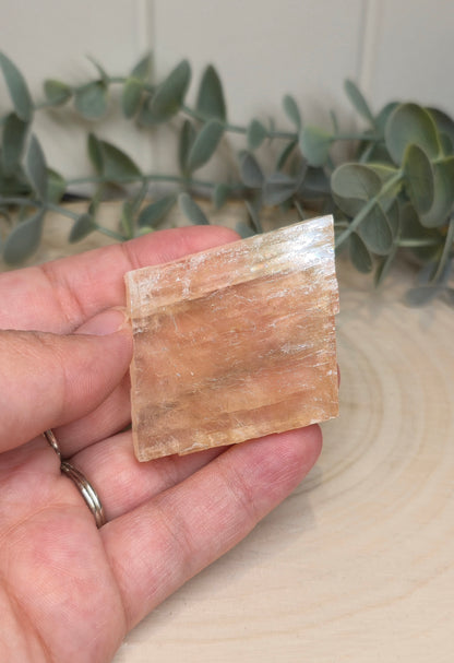 Tranche de Calcite optique jaune